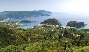 Blick auf Paleokastritza, die Herzbucht